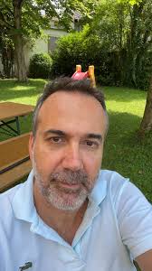 Dr Tsiaras